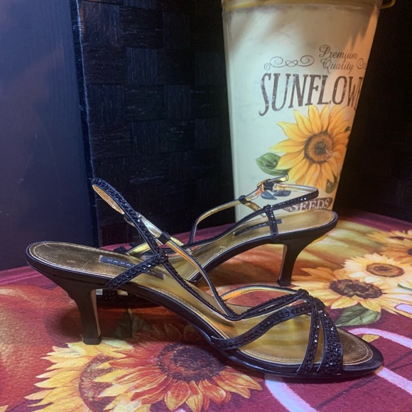 Woman’s shoes black with stones size 8 - Picture 6 of 6